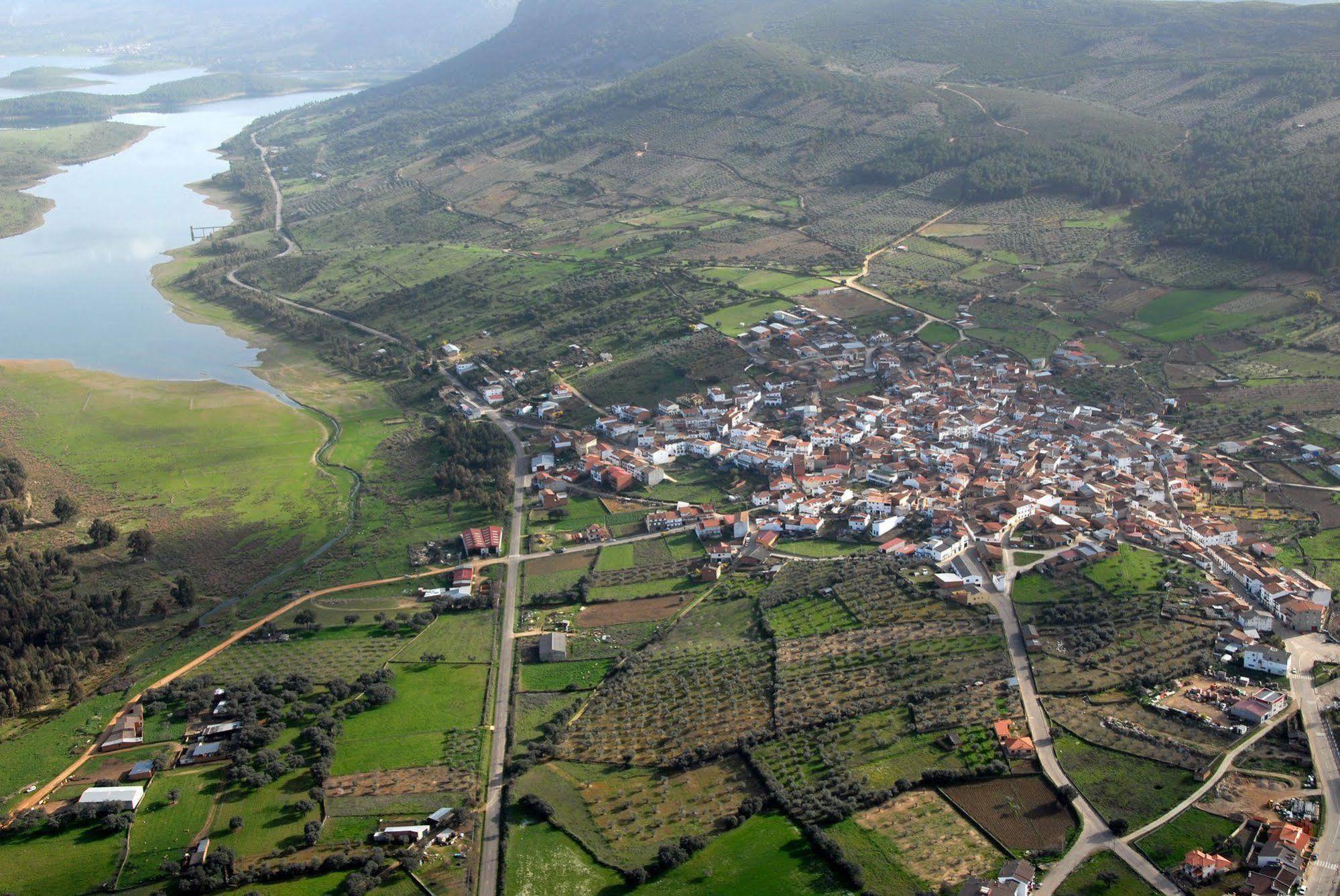Casa Rural Casa Valdecaballeros Exteriér fotografie